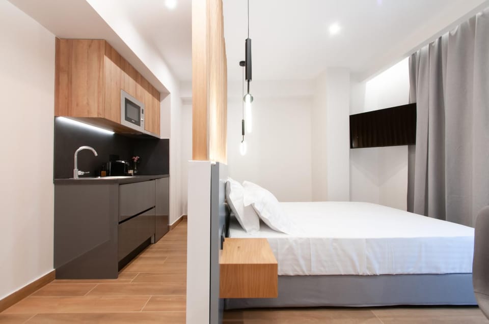 Kitchen or kitchenette, Bedroom