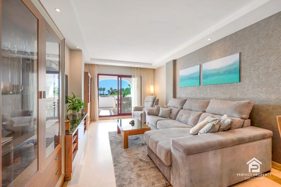 Noray Bright Beachfront 3BR - Terrace, Prime Spot Apartment in Marbella