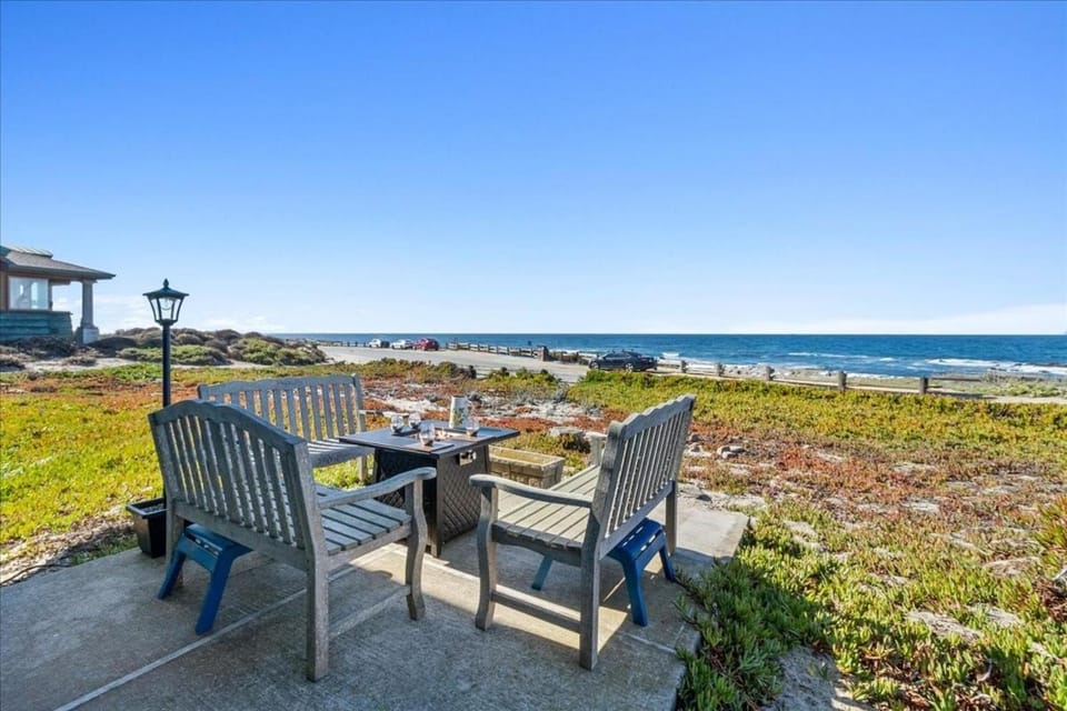 3976 Mirka's Beach House home House in Pacific Grove