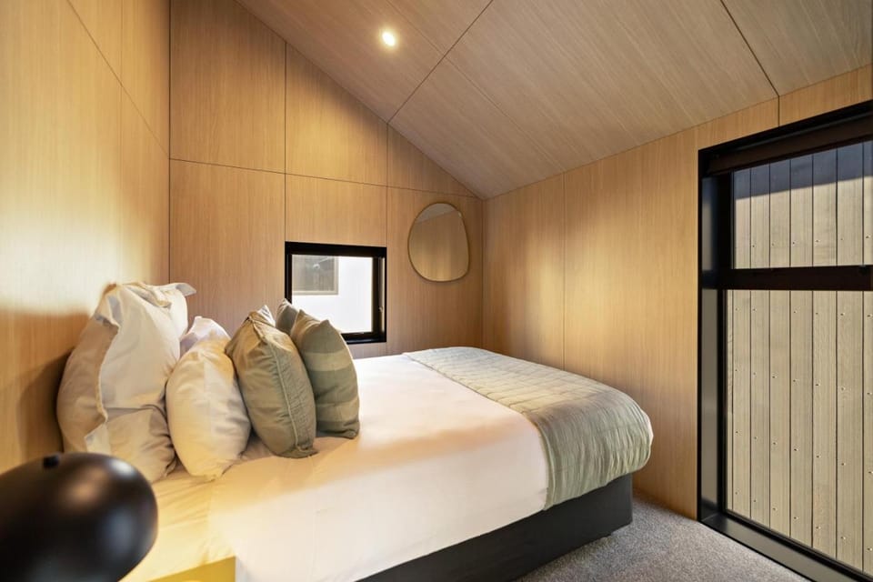 Raua Queenstown Villa - with parking House in Queenstown