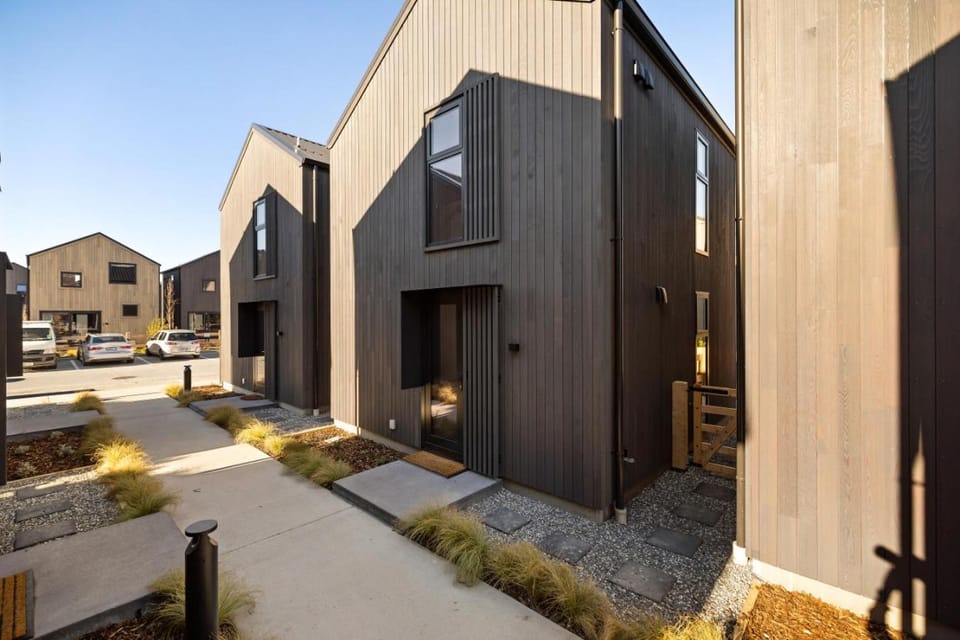 Raua Queenstown Villa - with parking House in Queenstown