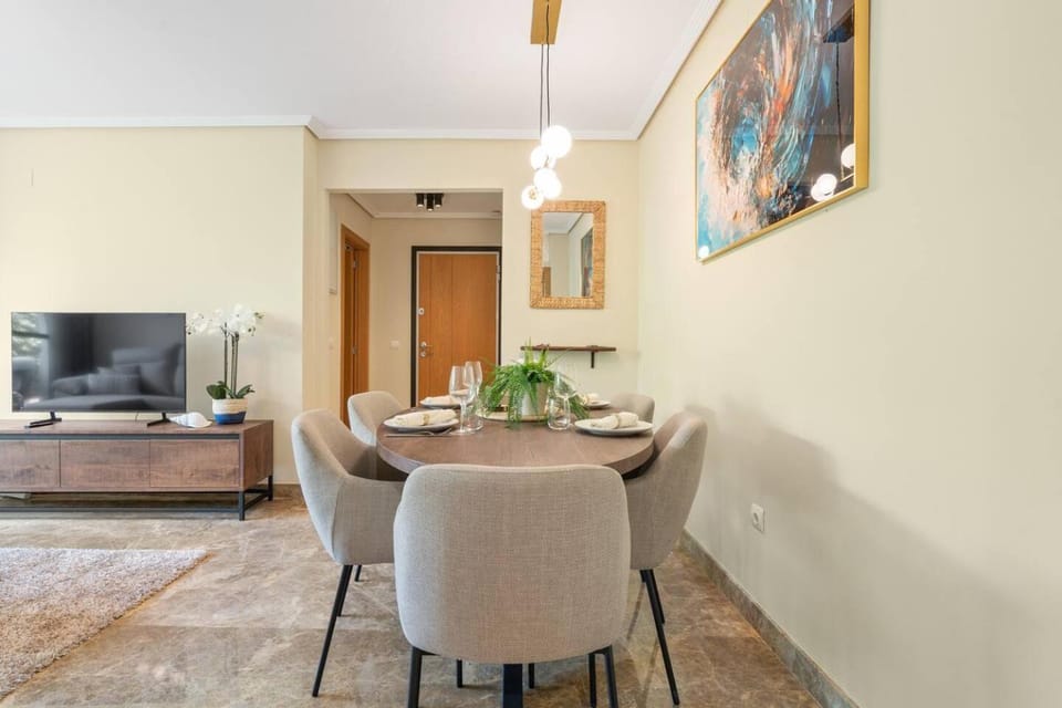 Living room, Dining area, Evening entertainment