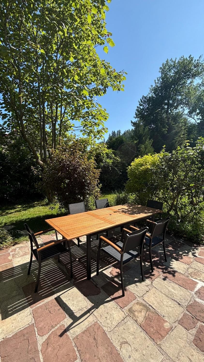 Patio, Dining area