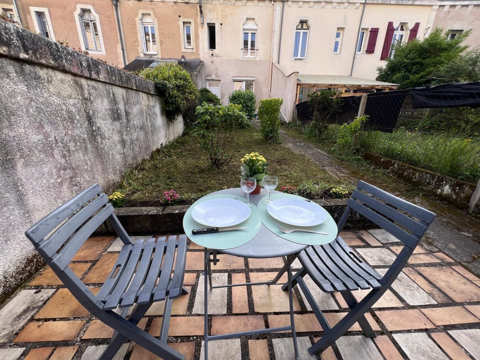 Studio Bali I spacieux avec jardin d'été I proche Futuroscope Apartment in Nouvelle-Aquitaine