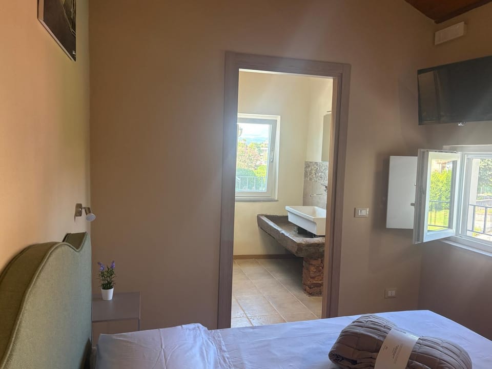 UGO Luxury Rooms Bed and Breakfast in Lucca