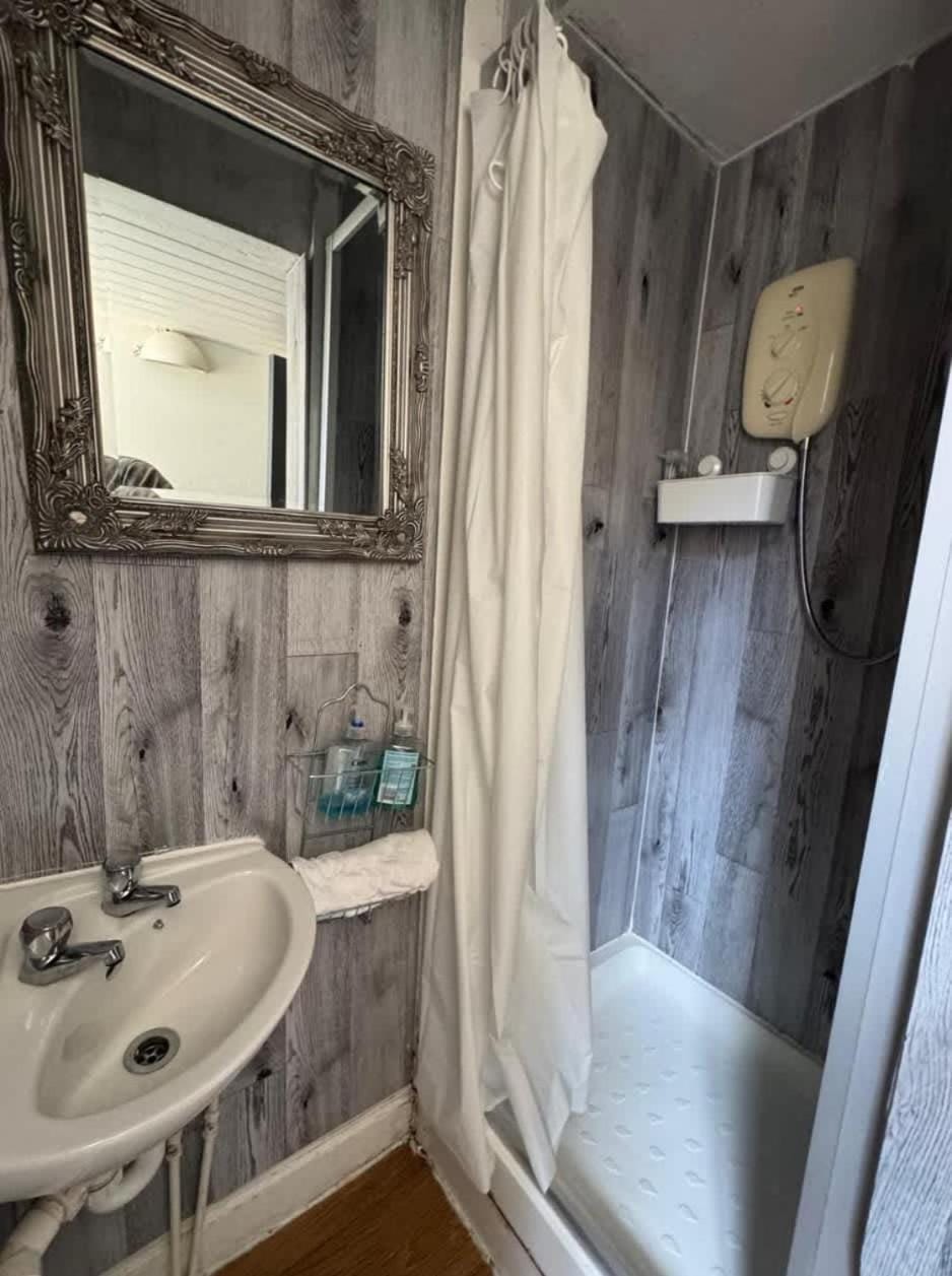 11 Minutes Walk Royal Mile Cosy for 4 Apartment in Edinburgh