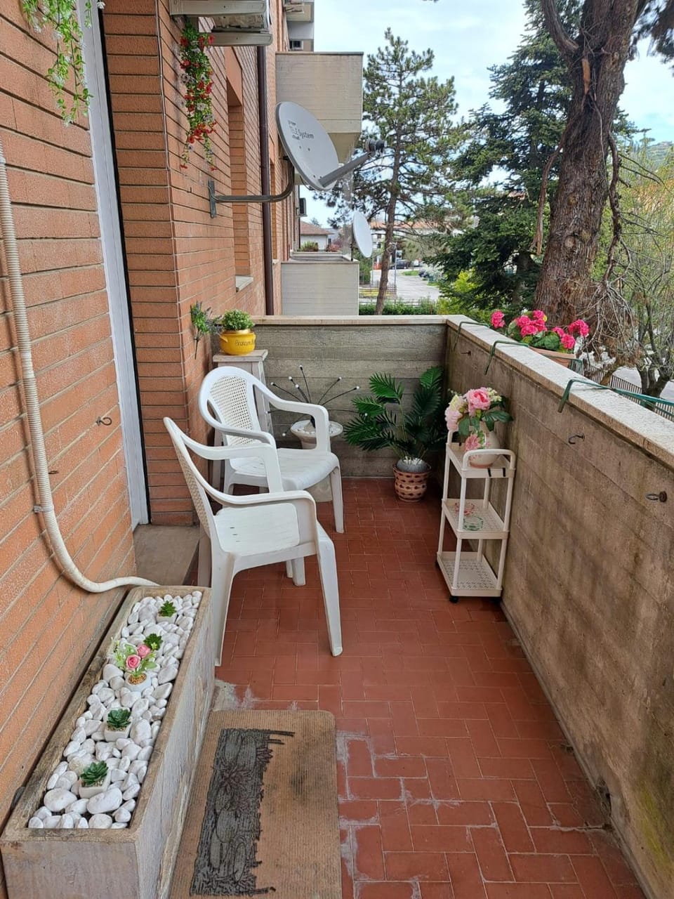 Property building, Patio, View (from property/room), Balcony/Terrace, Garden view