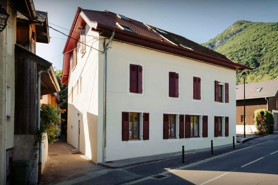 Property building, Day, Natural landscape, Mountain view