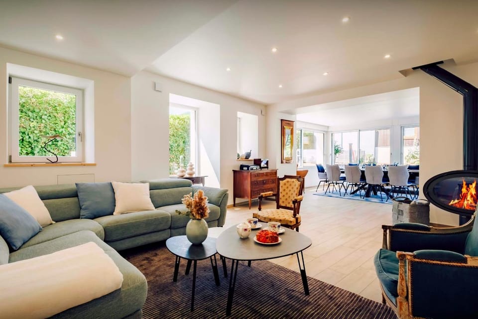 Winter, Living room, Seating area