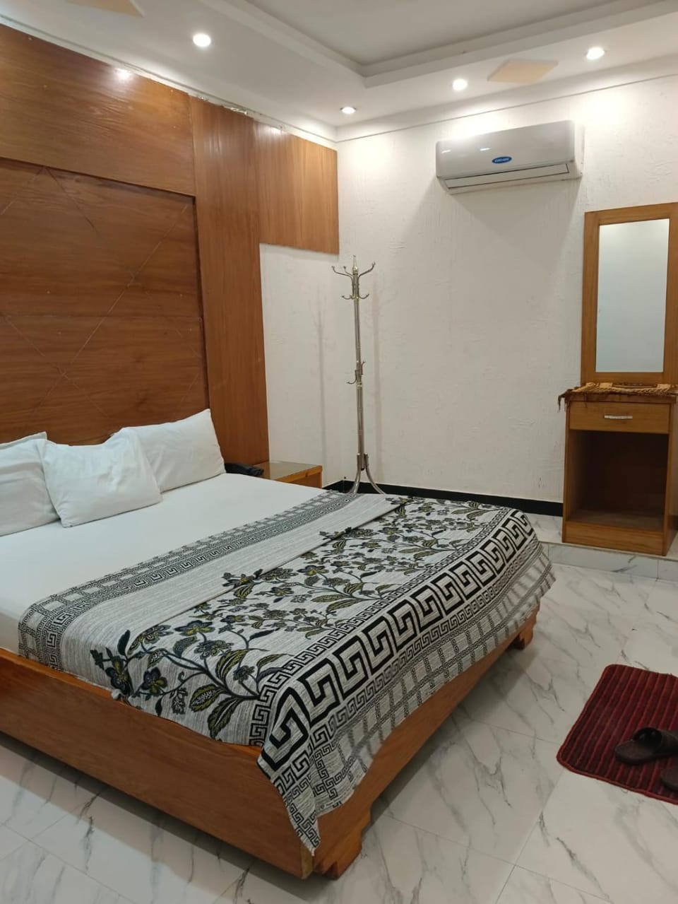 Luxury Hotel Karachi Bed and Breakfast in Karachi