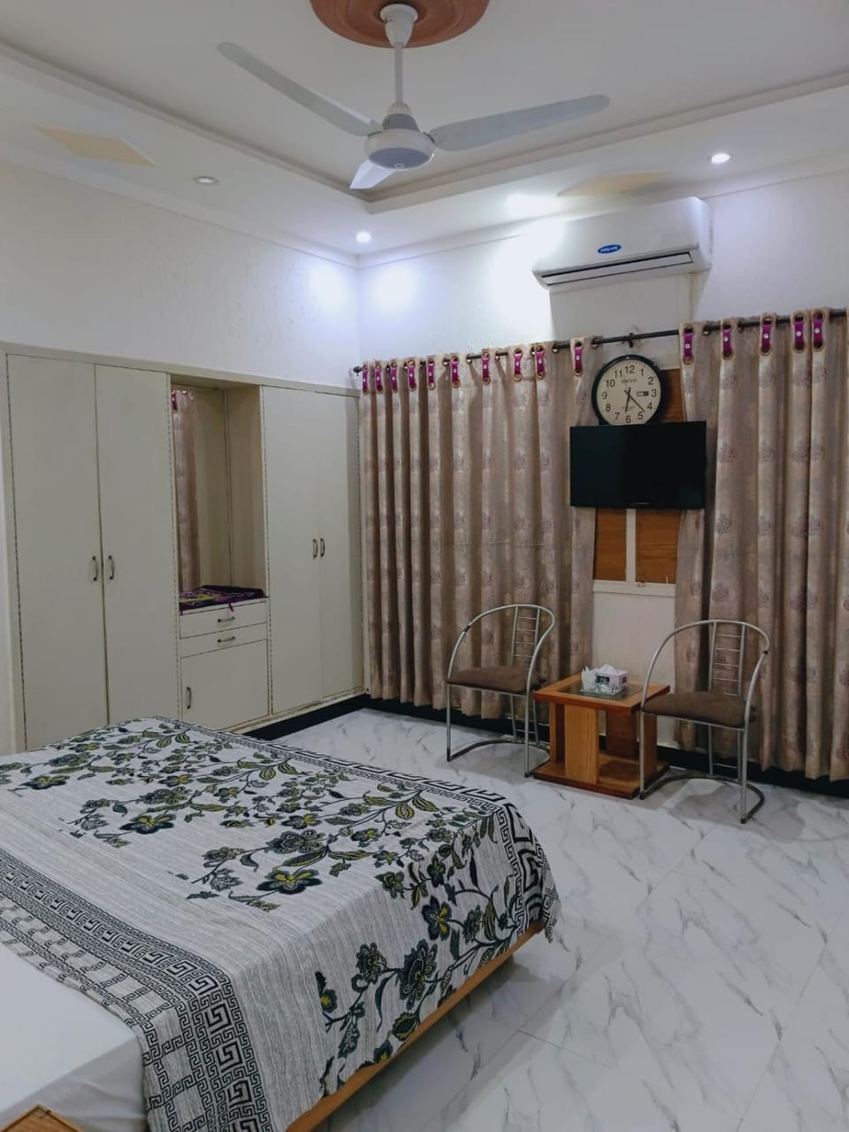 Luxury Hotel Karachi Bed and Breakfast in Karachi
