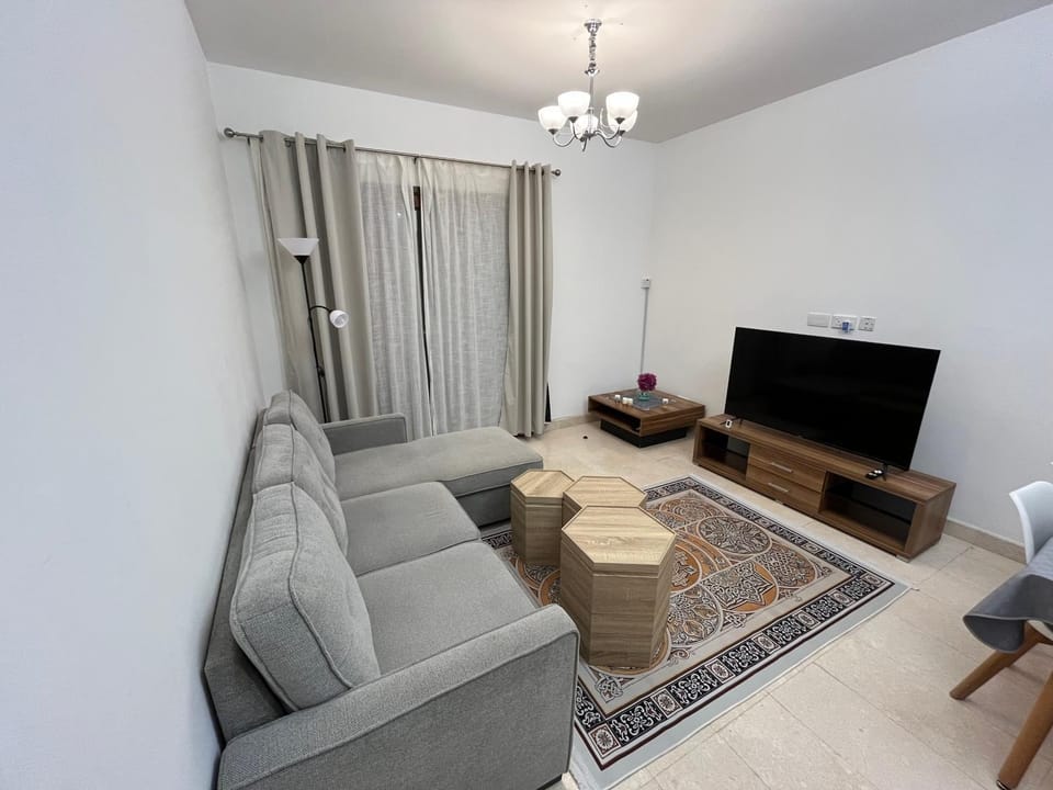 Communal lounge/ TV room, TV and multimedia, Living room, Seating area, internet