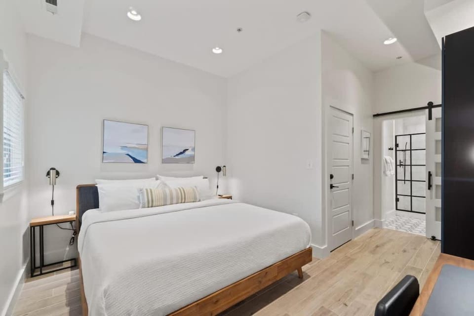 Spacious DC Retreat Two Units 4BR & 5BA #DCottage House in District of Columbia