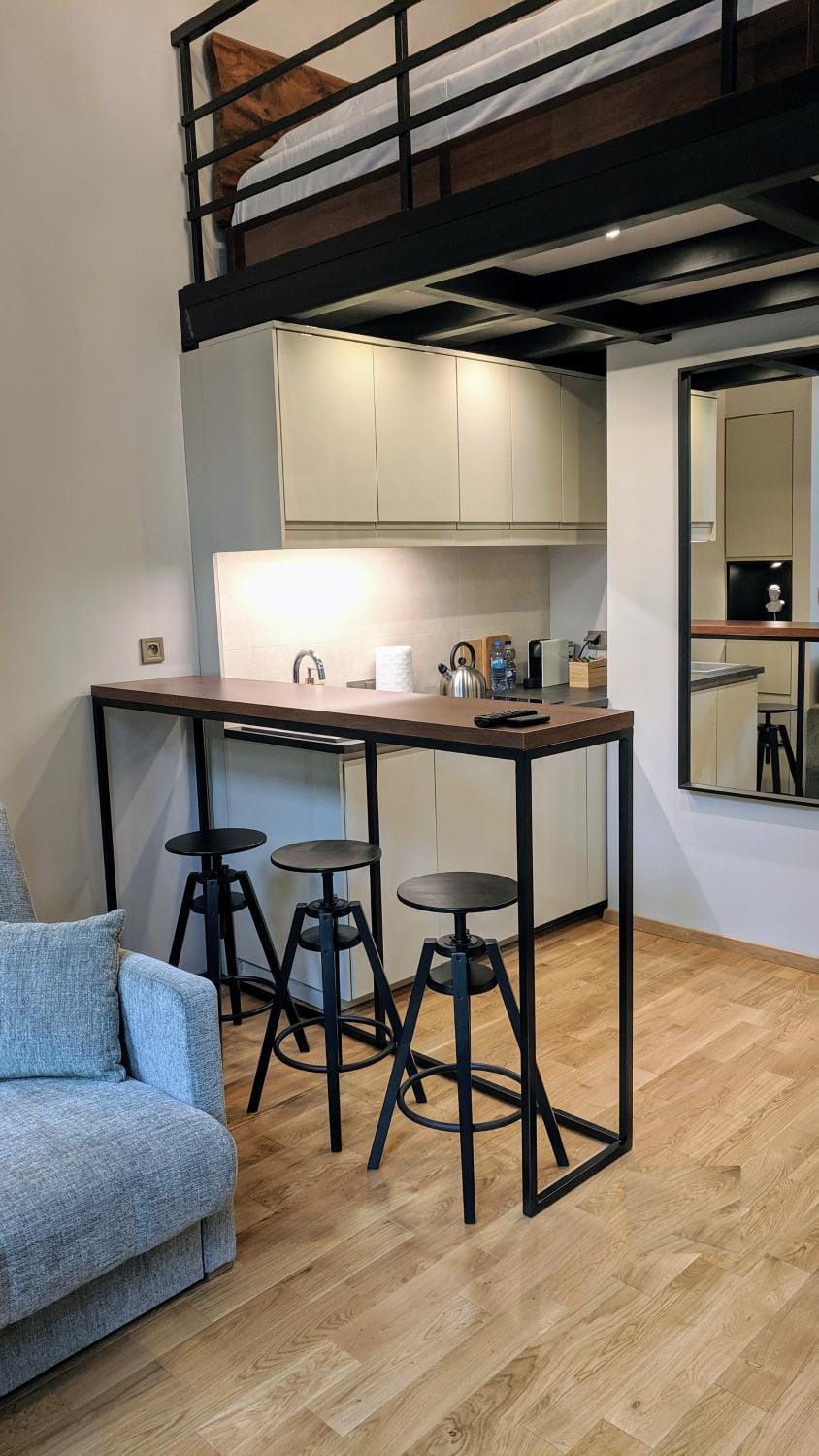 Coffee/tea facilities, Kitchen or kitchenette, Dining area