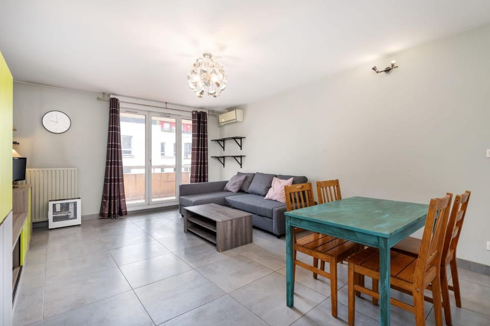 Spacieux appartement familial avec balcon Villeurbanne Apartment in Villeurbanne