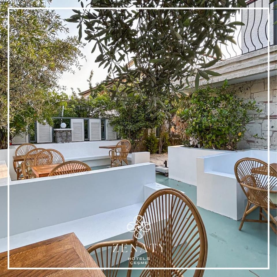 Restaurant/places to eat, Garden, Seating area, Dining area, Garden view