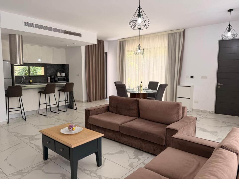 Villa "Imperial 2" with pool - 3 bedroom near mall Villa in Paphos