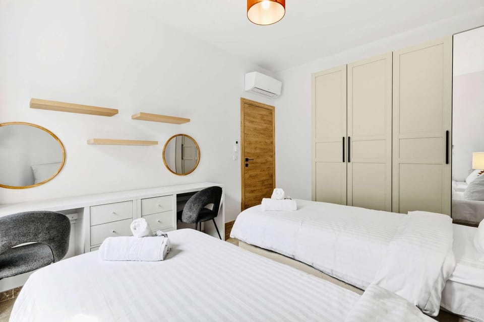 Bed, Photo of the whole room, Bedroom, towels, wardrobe