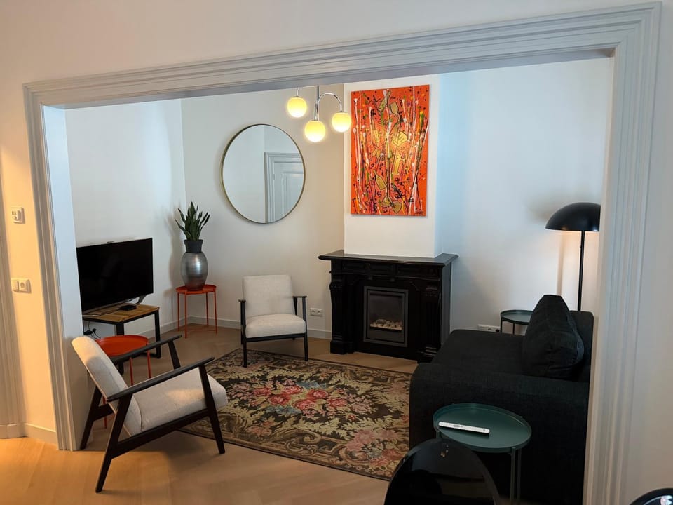 TV and multimedia, Seating area