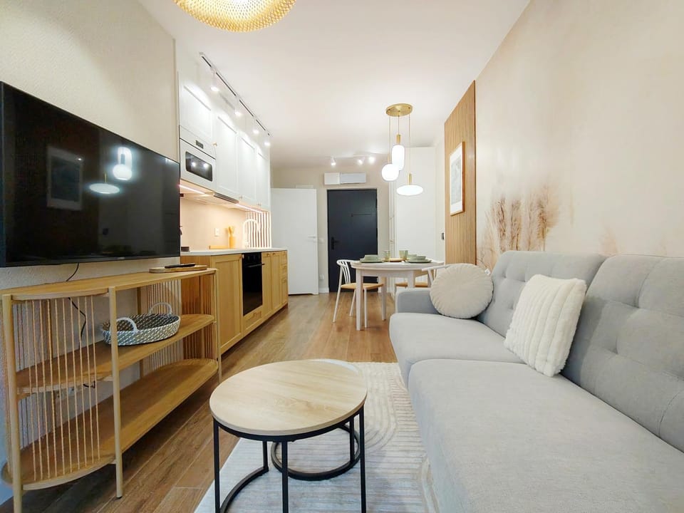 Kitchen or kitchenette, Living room, Seating area