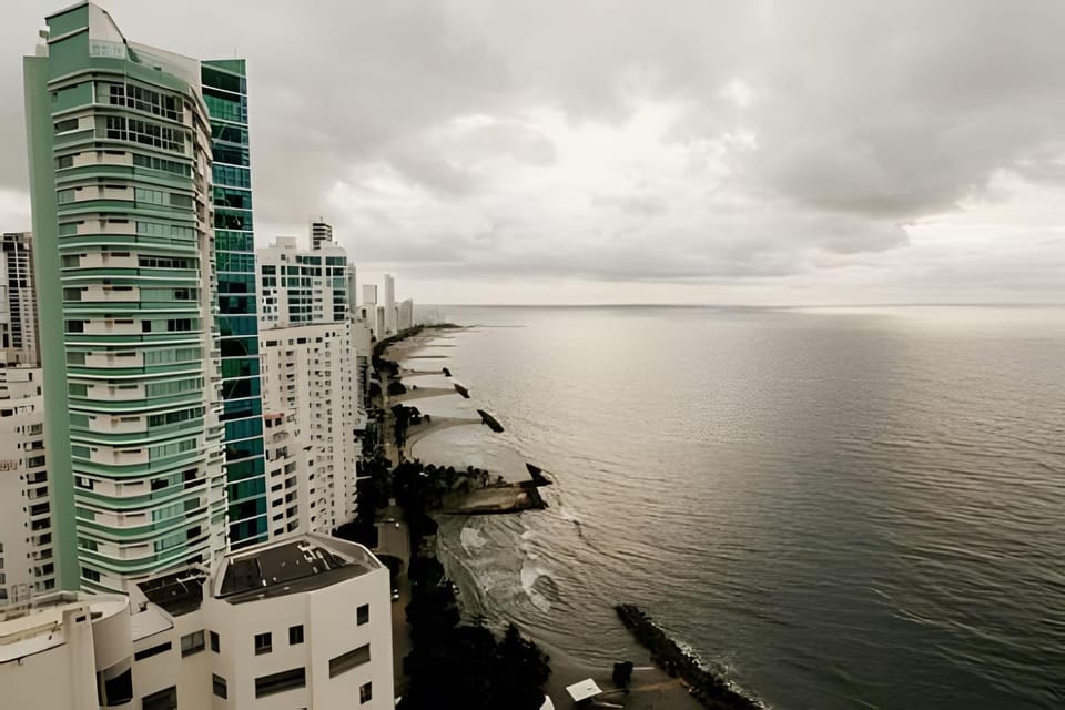 Beachfront Bocagrande Stay | Breathtaking Sunsets Apartment in Cartagena