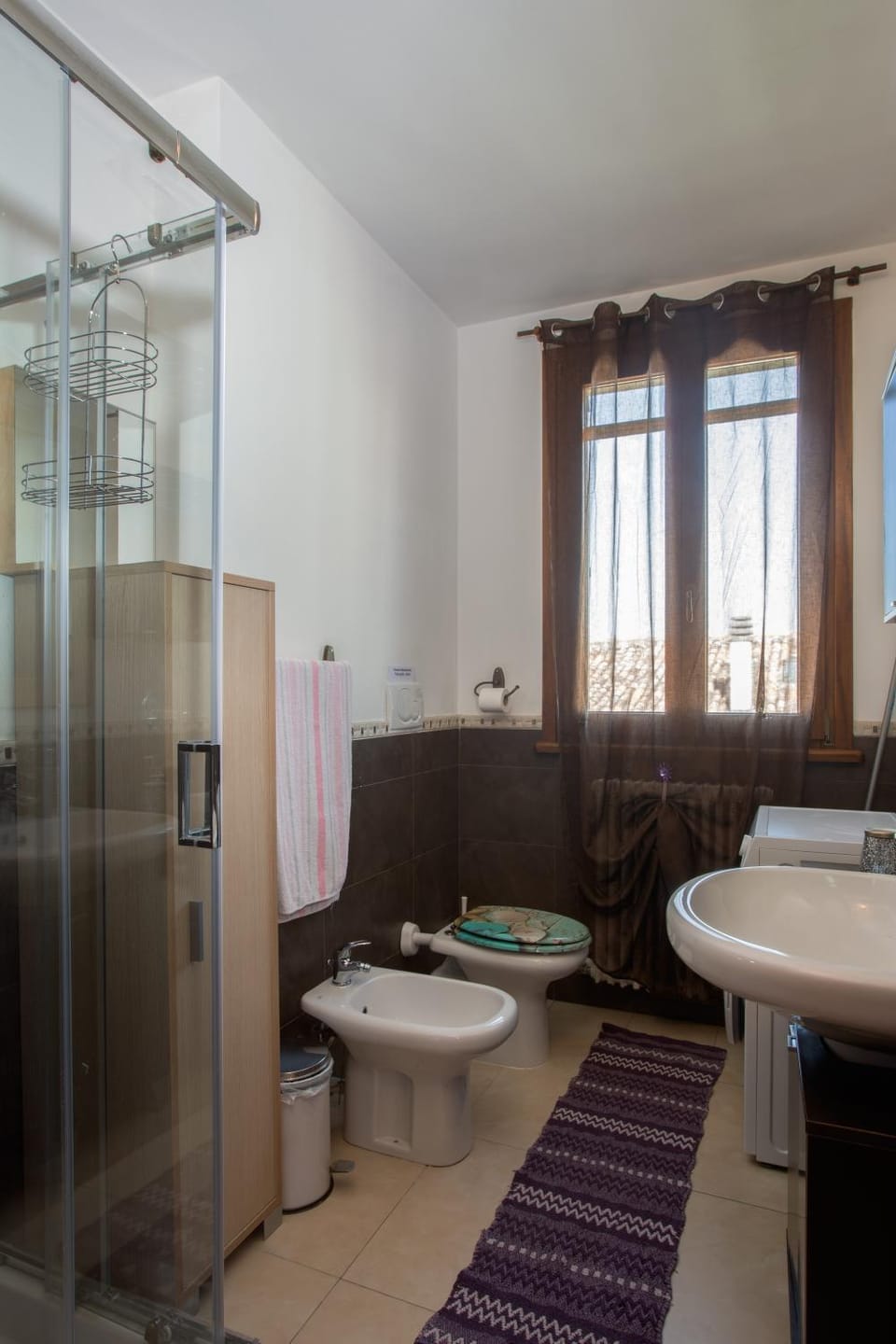 Bathroom, bidet