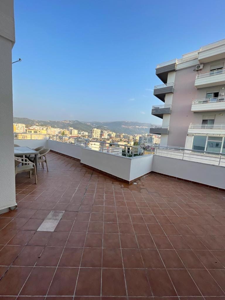 Balcony/Terrace, City view, Mountain view