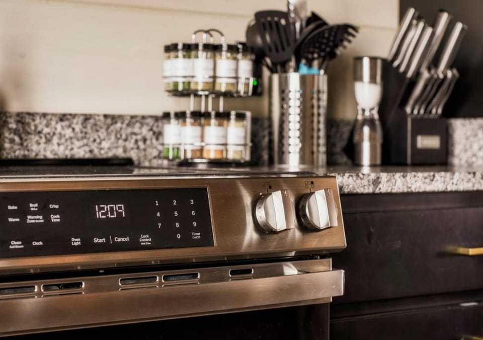 Kitchen or kitchenette, kitchen