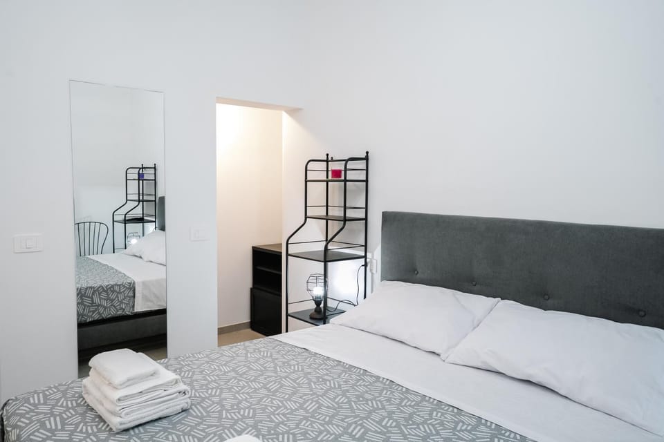 Bed, Bedroom, locker, wardrobe