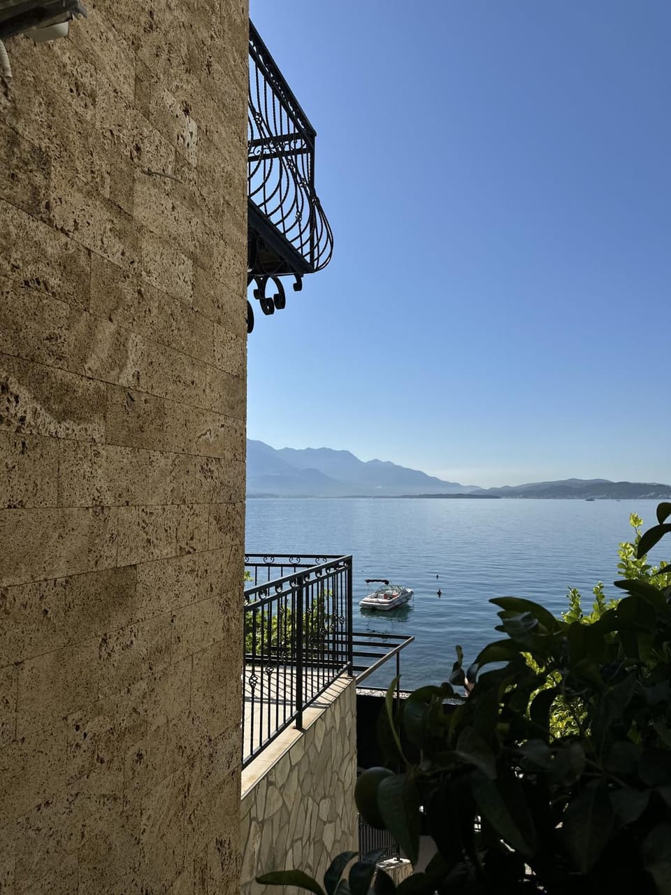 Nearby landmark, Day, Balcony/Terrace, Mountain view