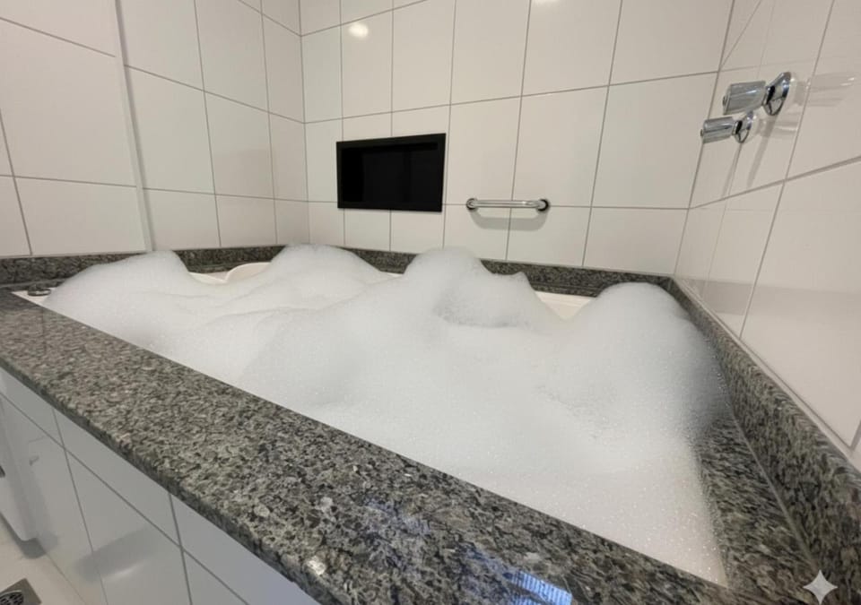 Hot Tub, Bathroom, Bath