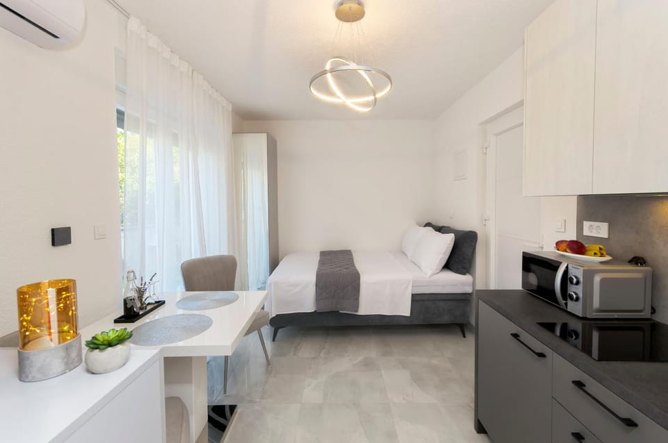 Dining area, Bedroom