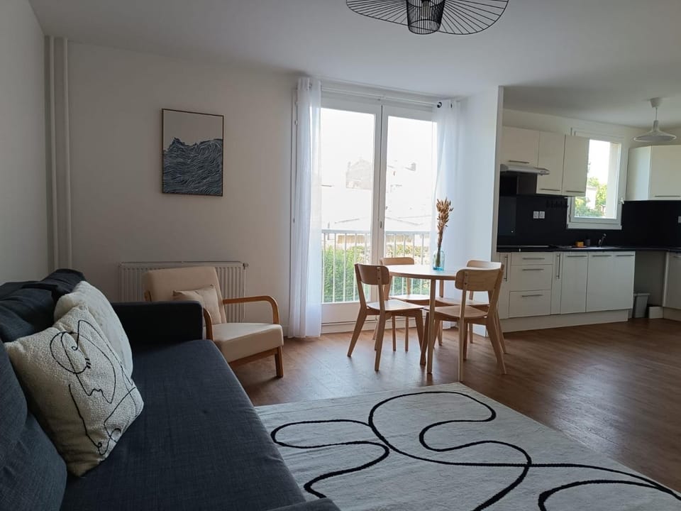 Living room, Dining area