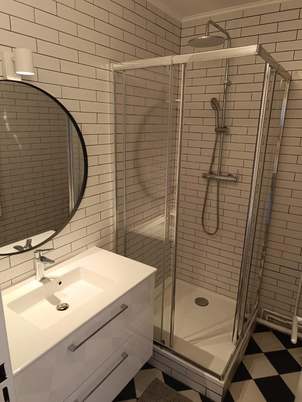 Shower, Bathroom
