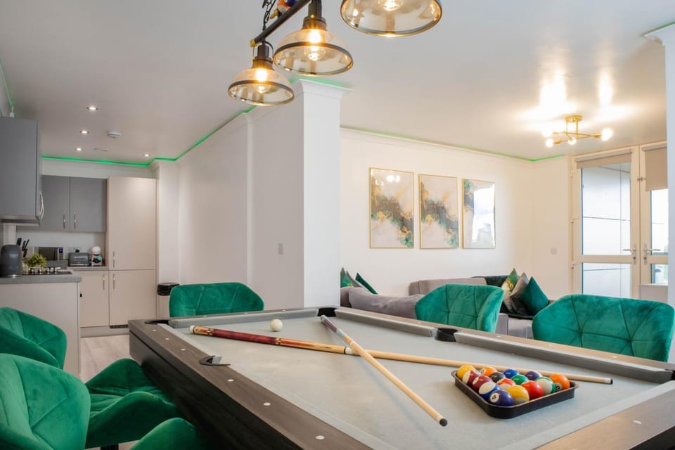 Billiard, Living room