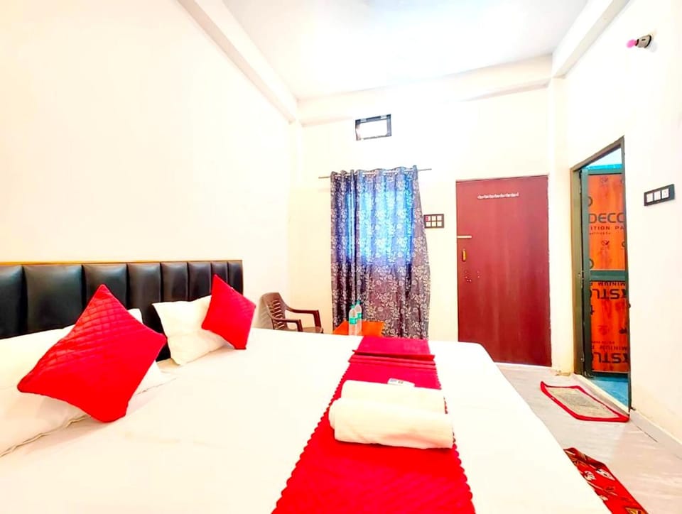 Bed, Photo of the whole room, Bedroom, wardrobe