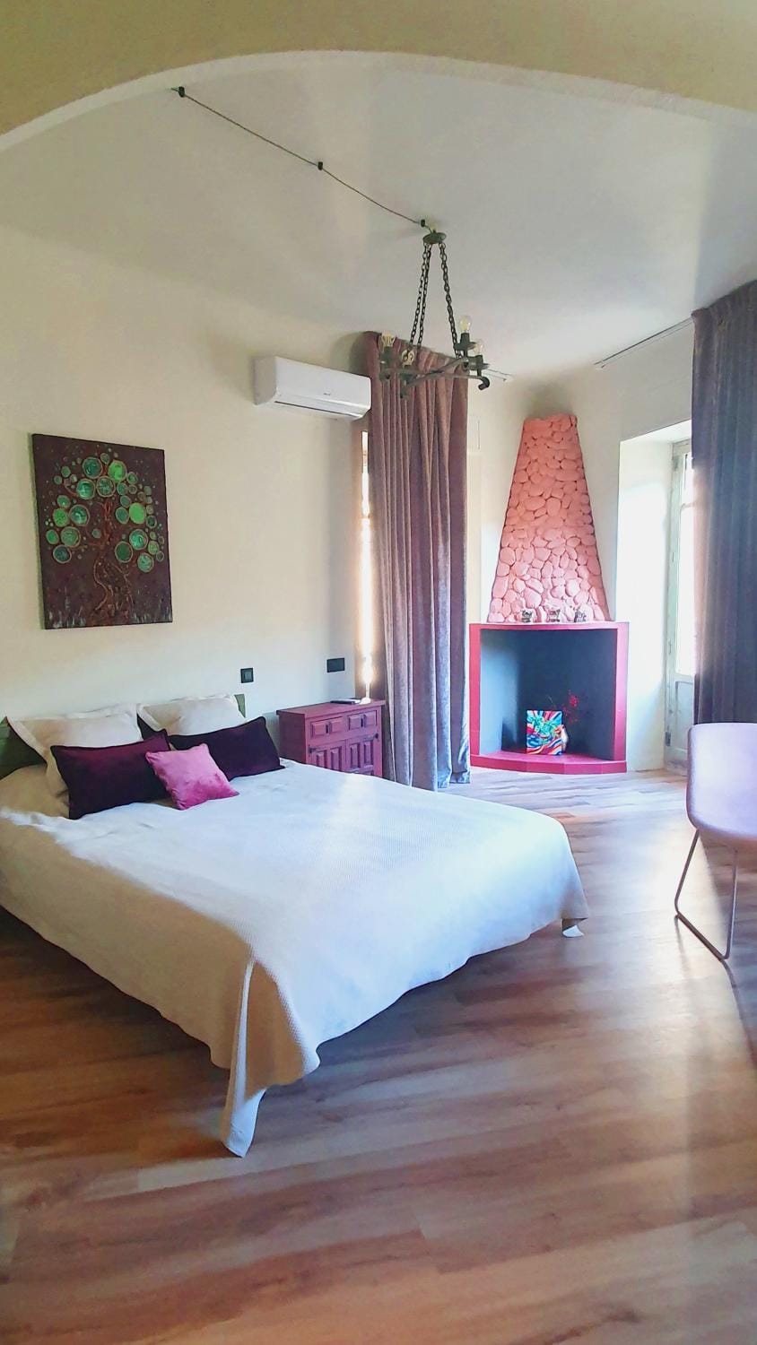 Bed, Living room, Bedroom