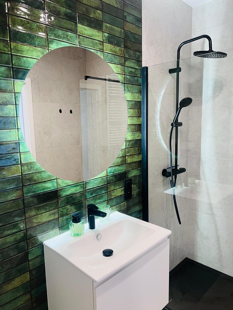 Shower, Bathroom