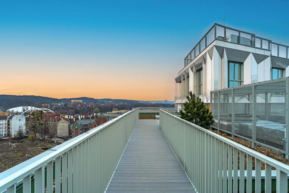 Property building, Balcony/Terrace, City view, Sunset