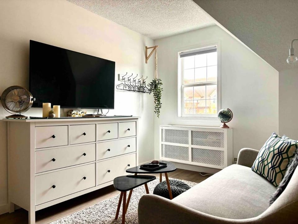 TV and multimedia, Seating area