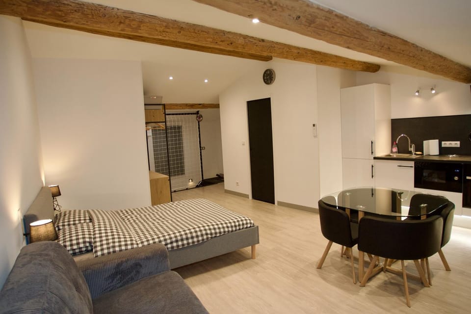 Kitchen or kitchenette, Living room, Dining area