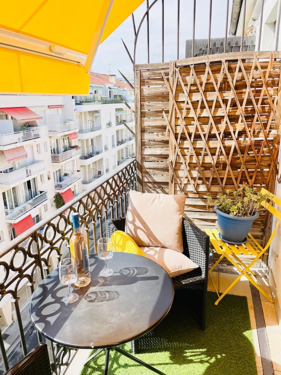 Studio in the center balcony AC Apartment in Nice