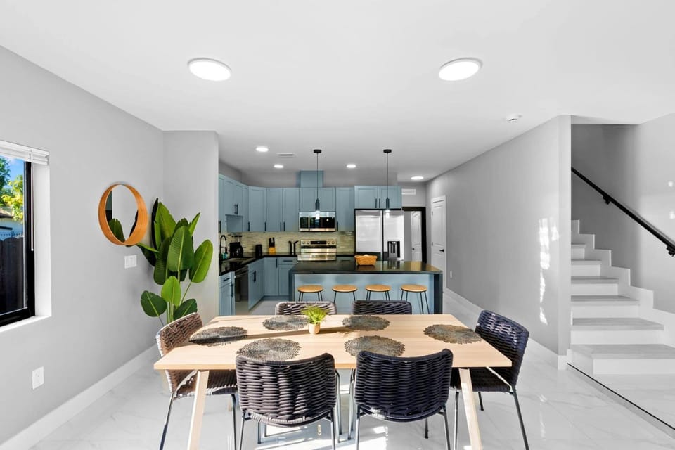 Urban Comfort - 20min to Beach & Airport Apartment in Miami
