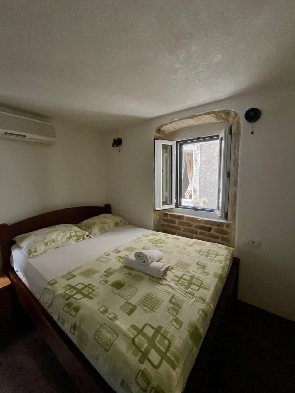 sar 4 Apartment in Kotor