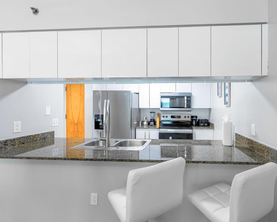Seating area, Dining area, kitchen
