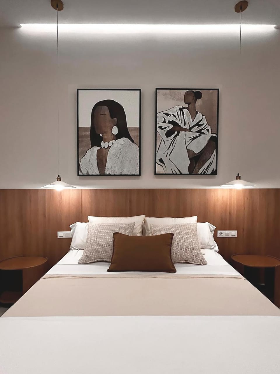 Bed, Photo of the whole room, Decorative detail, Bedroom