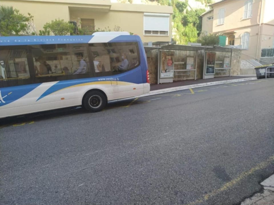 Neighbourhood, Street view, Location, shuttle