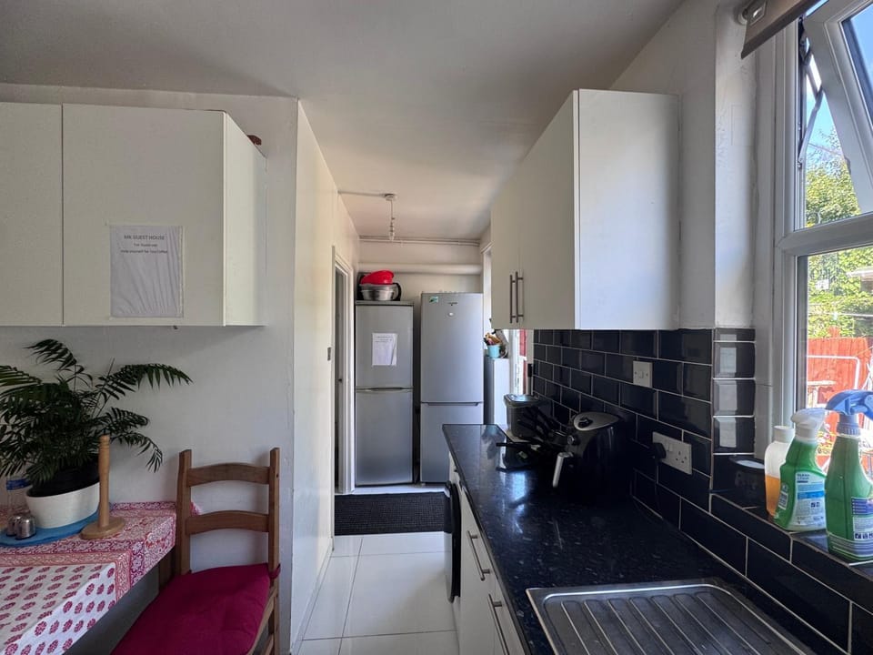 Budget Single Room Vacation rental in London Borough of Croydon
