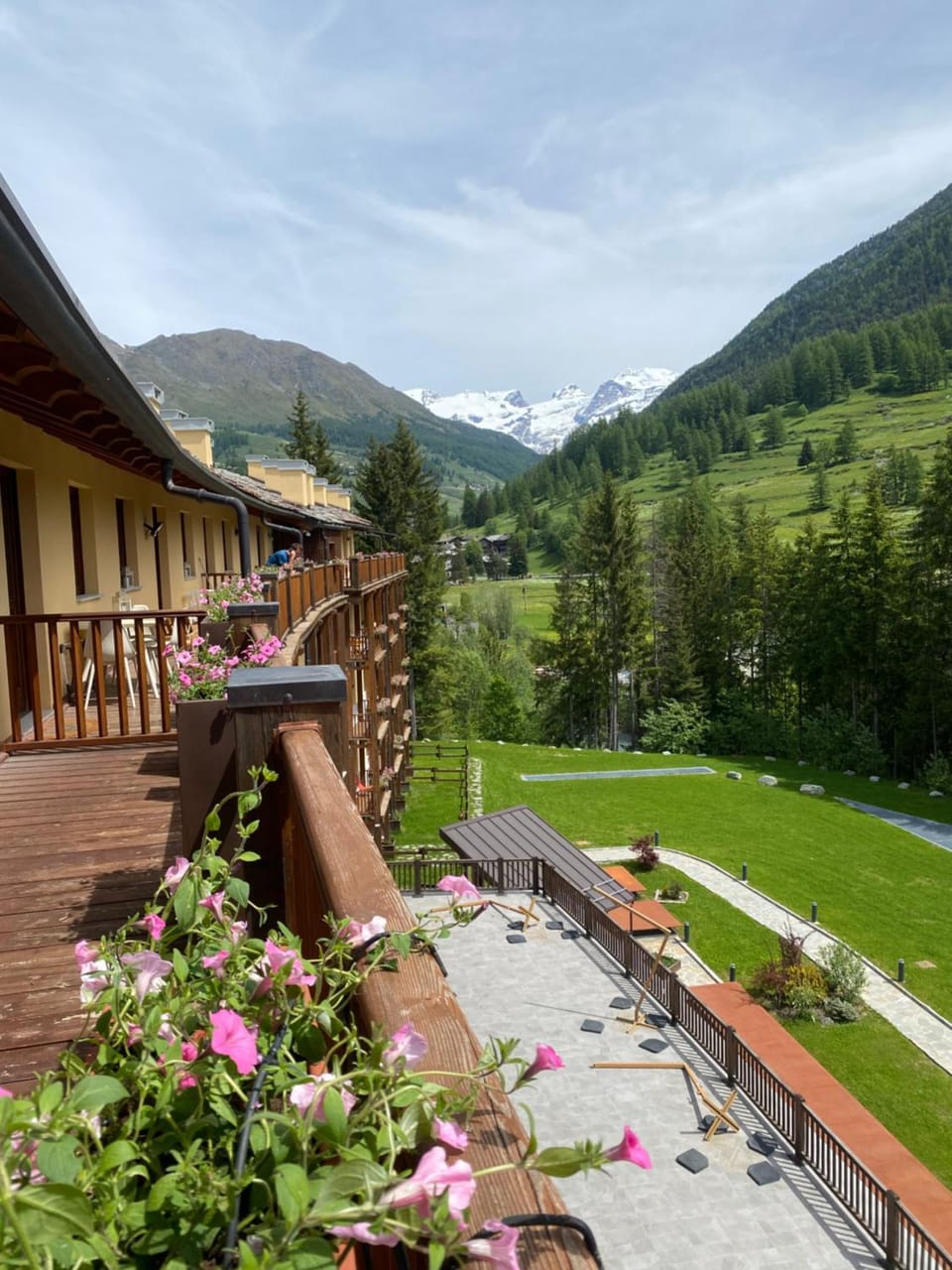 Property building, Natural landscape, View (from property/room), Balcony/Terrace, Mountain view