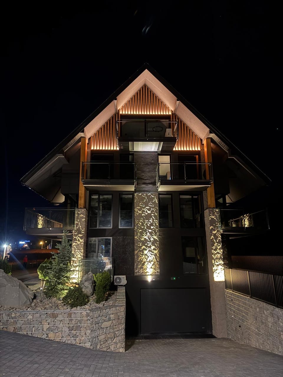 Property building, Night